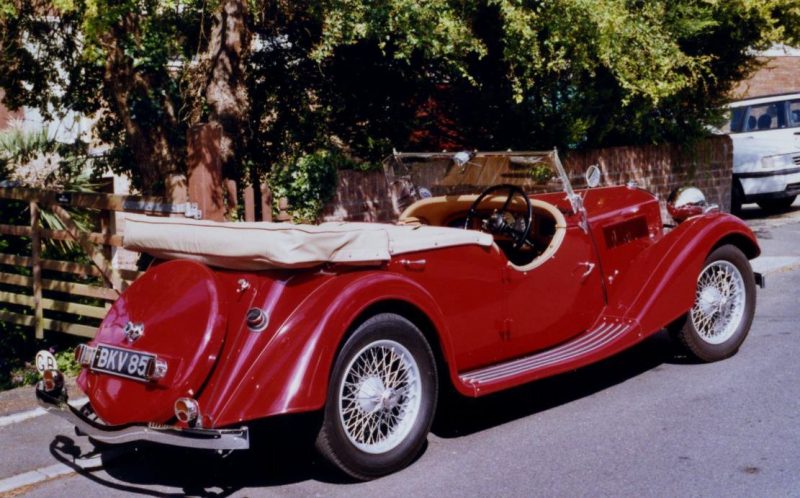 The red sports car that Charles drove round Radley