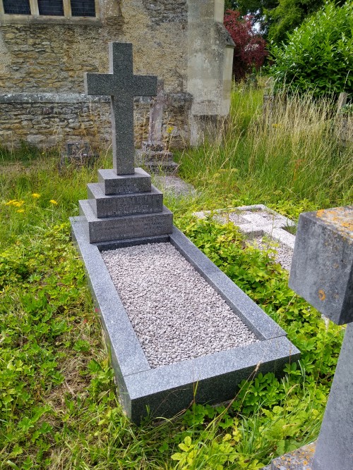Grave of Harold Edward Betteridge, died 1918, in the Churchyard of St James the Great, Radley